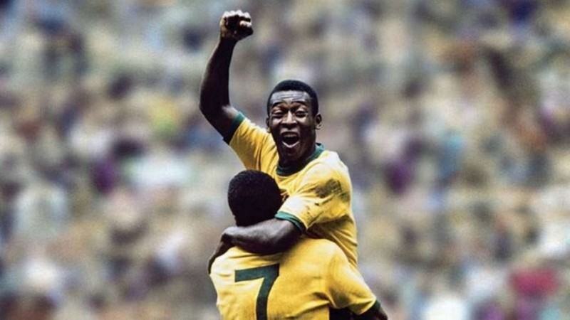 Ông vua bóng đá Pele cũng được coi là thiên tài bóng đá khi còn chơi bóng