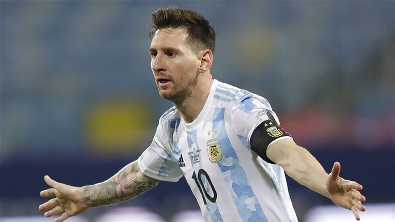 Messi còn chơi tốt ở vai trò tiền đạo cắm